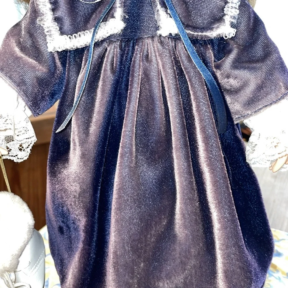 Avon Special Memories Skater with Ice Skates Doll Preloved